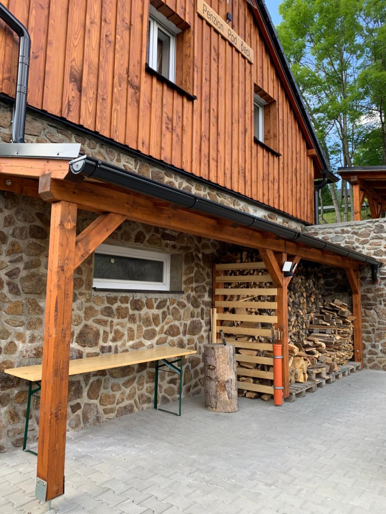 Penzion Pod Peci Lenora Exterior photo